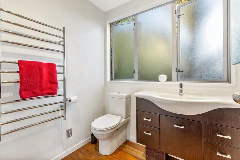 Photo of property in 184 Huia Road, Titirangi, Auckland, 0604