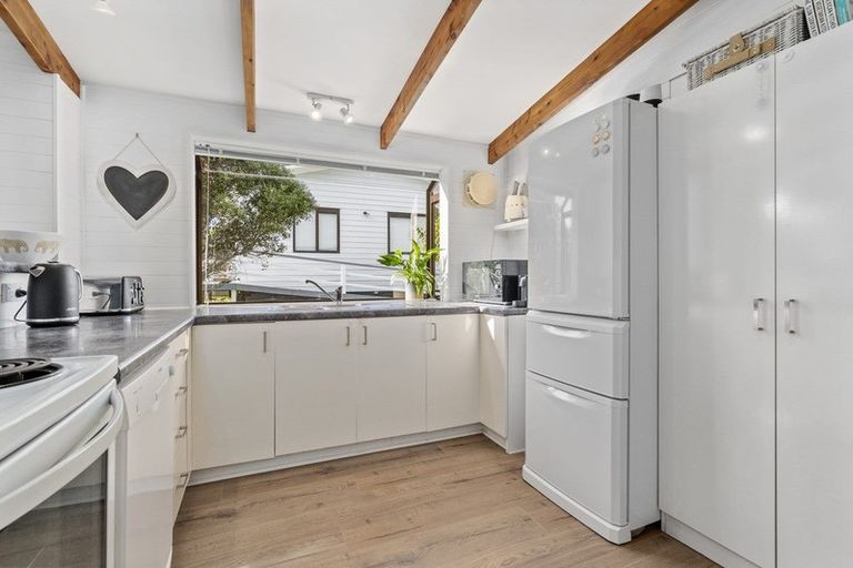 Photo of property in 1/25 Savoy Road, Glen Eden, Auckland, 0602