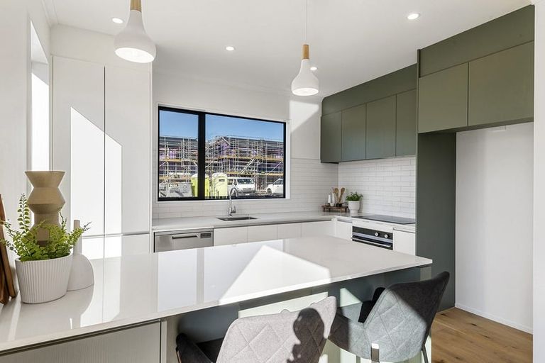 Photo of property in 3/241 Hill Road, The Gardens, Auckland, 2105
