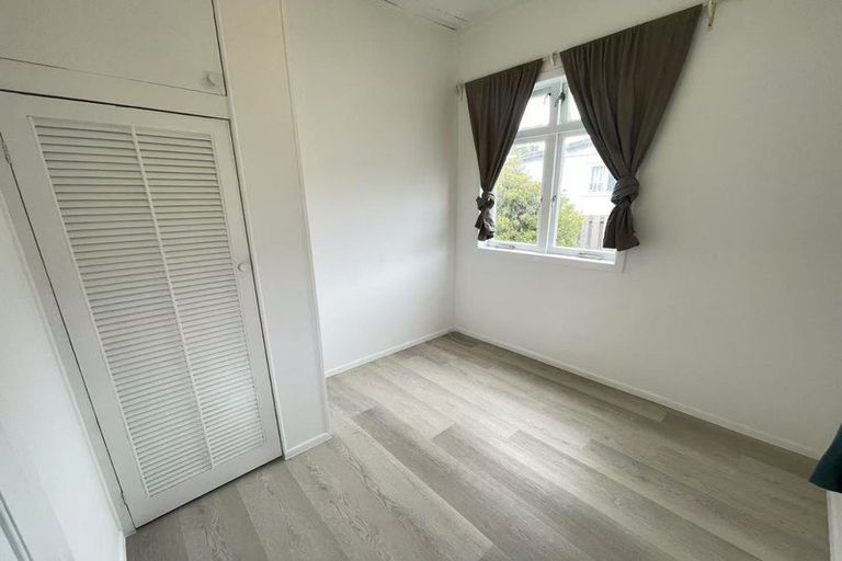 Photo of property in 7 Croydon Road, New Lynn, Auckland, 0600