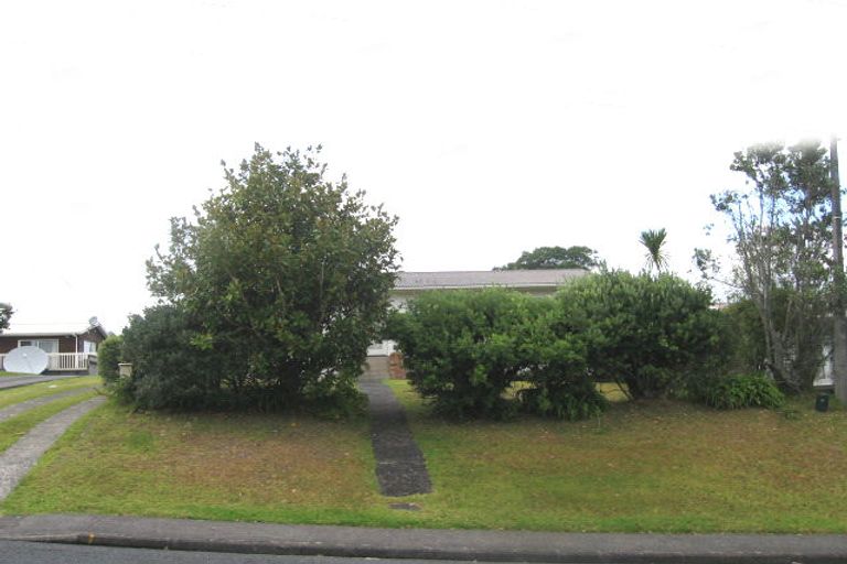 Photo of property in 63 Hogans Road, Glenfield, Auckland, 0629