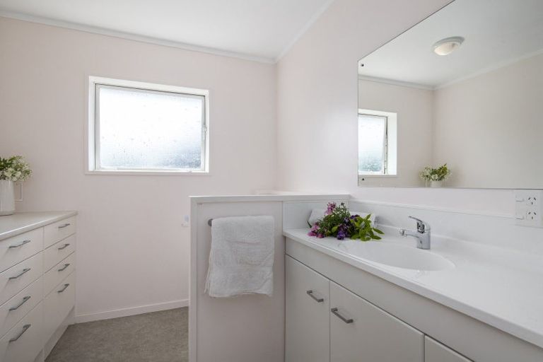 Photo of property in 18c Devon Road, Bucklands Beach, Auckland, 2012