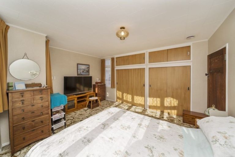 Photo of property in 87 Glover Road, Hawera, 4610