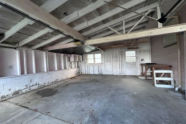 Photo of property in 3 Tahu Crescent, Sunnynook, Auckland, 0620