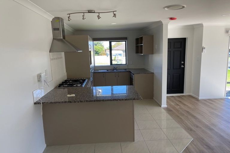 Photo of property in 1 Dunaff Place, Flat Bush, Auckland, 2019