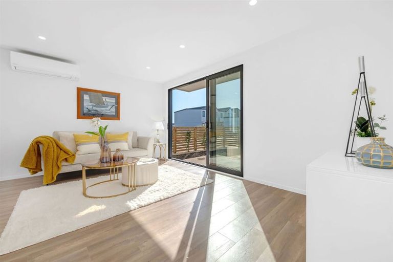 Photo of property in 24 John Gray Street, Papakura, 2110