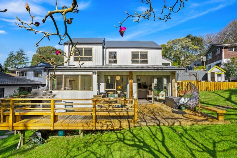Photo of property in 7 Mahuta Grove, Northcote, Auckland, 0627