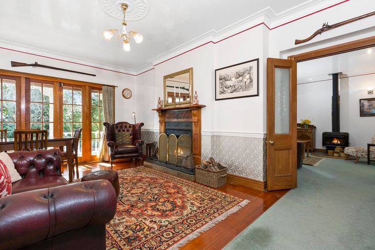 Photo of property in 52 Golf Road, New Lynn, Auckland, 0600