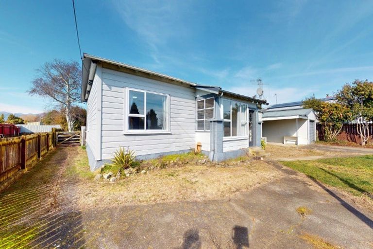 Photo of property in 36-38 Weraroa Road, Levin, 5510