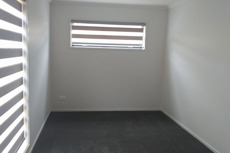 Photo of property in 2 Emerald Avenue, Rosehill, 2113