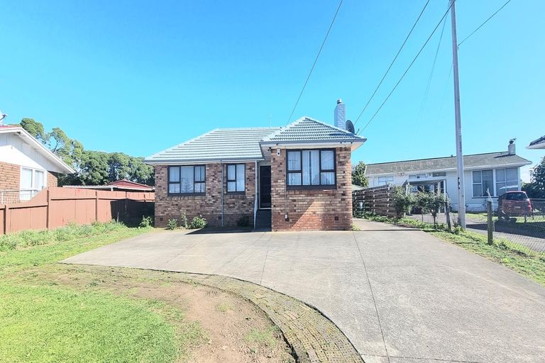 Photo of property in 13 Geoffrey Place, Mangere East, Auckland, 2024