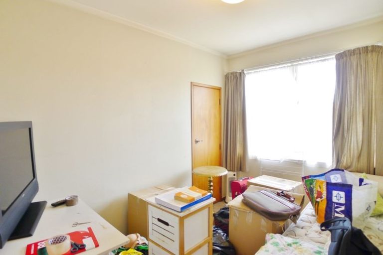 Photo of property in 5 Sunvue Road, Glen Eden, Auckland, 0602