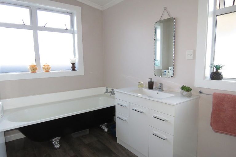 Photo of property in 28 Victory Street, Reefton, 7830