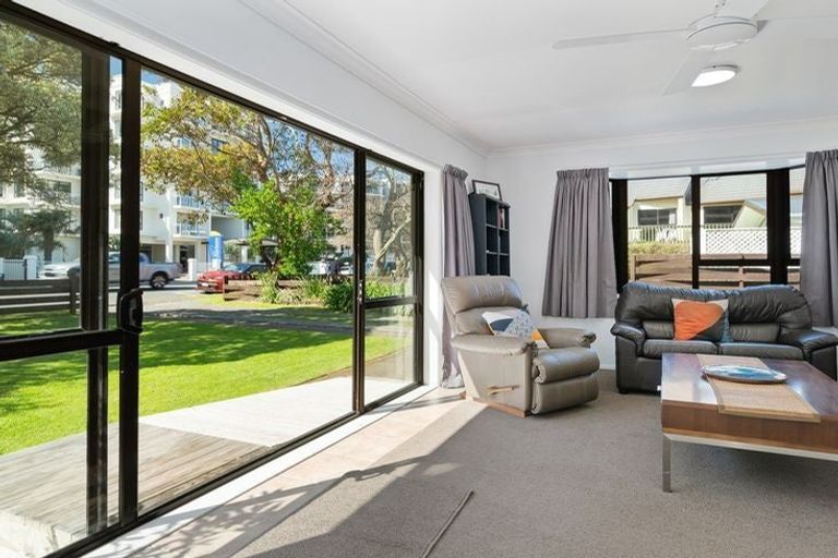Photo of property in 22 Maunganui Road, Mount Maunganui, 3116