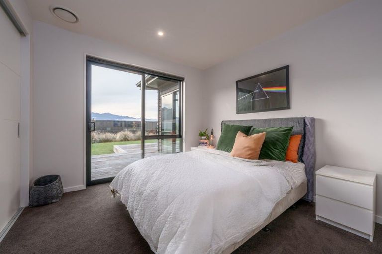 Photo of property in 7 Little Alpha Loop, Wanaka, 9305