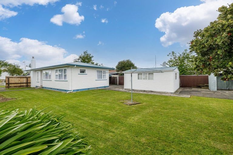 Photo of property in 18 Abraham Crescent, Milson, Palmerston North, 4414