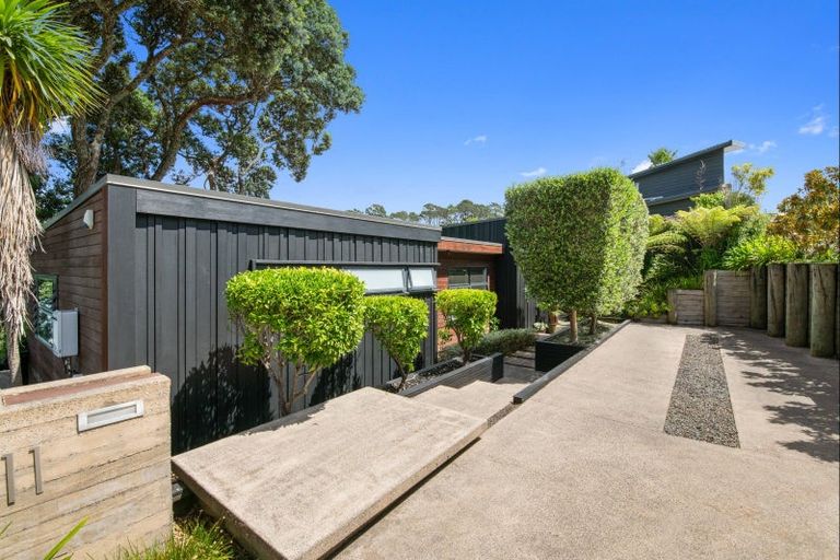 Photo of property in 1/11 Pullum Street, Birkenhead, Auckland, 0626