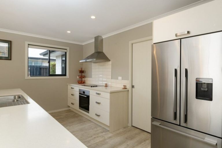 Photo of property in 21 Livingstone Drive, Papamoa Beach, Papamoa, 3118