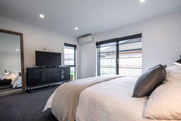 Photo of property in 24 Rose Leigh Drive, Cambridge, 3434