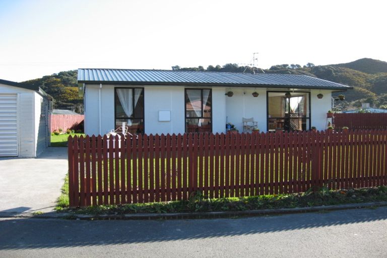 Photo of property in 9 Honey Street, Wainuiomata, Lower Hutt, 5014