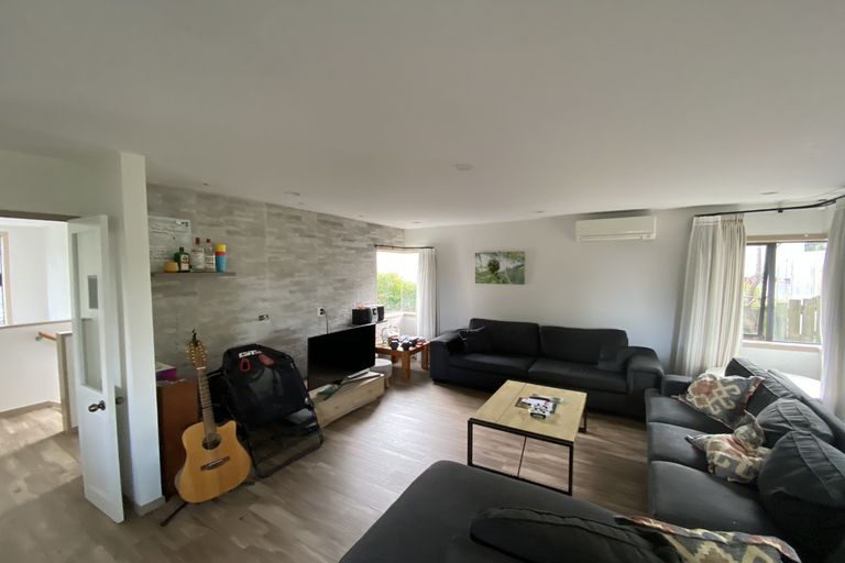 Photo of property in 18 Bush Lane, Northcote Point, Auckland, 0627