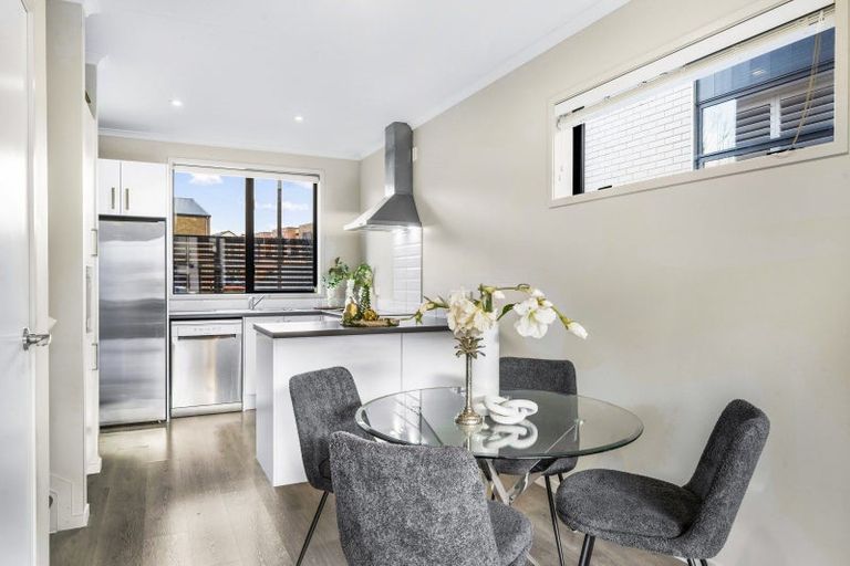 Photo of property in 229 Hobsonville Point Road, Hobsonville, Auckland, 0616