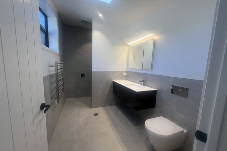 Photo of property in 4 Red Deer Rise, Kelvin Heights, Queenstown, 9300