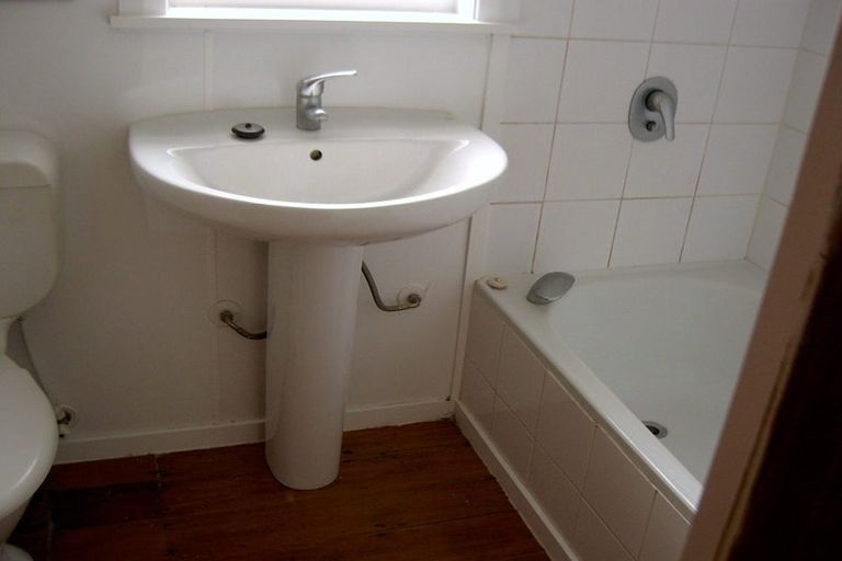 Photo of property in 57 Simla Crescent, Khandallah, Wellington, 6035