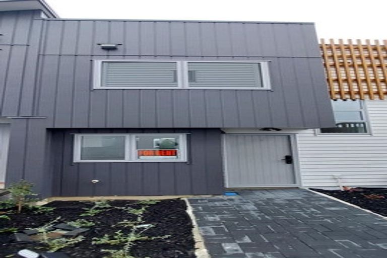 Photo of property in 9/24 Mili Way, Ranui, Auckland, 0612