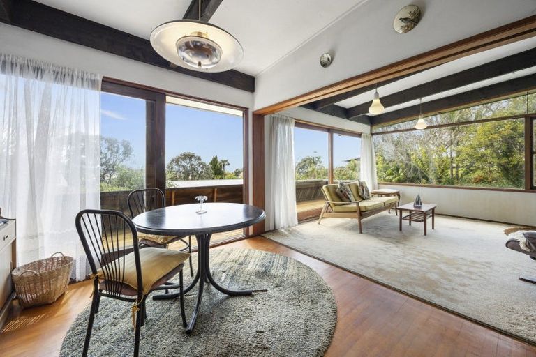 Photo of property in 115 Matipo Road, Mairangi Bay, Auckland, 0630