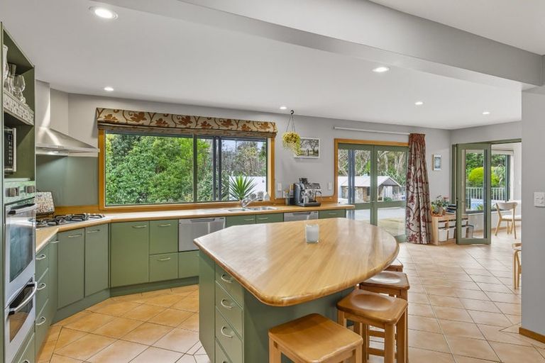 Photo of property in 2 Southleigh, Raumati South, Paraparaumu, 5032