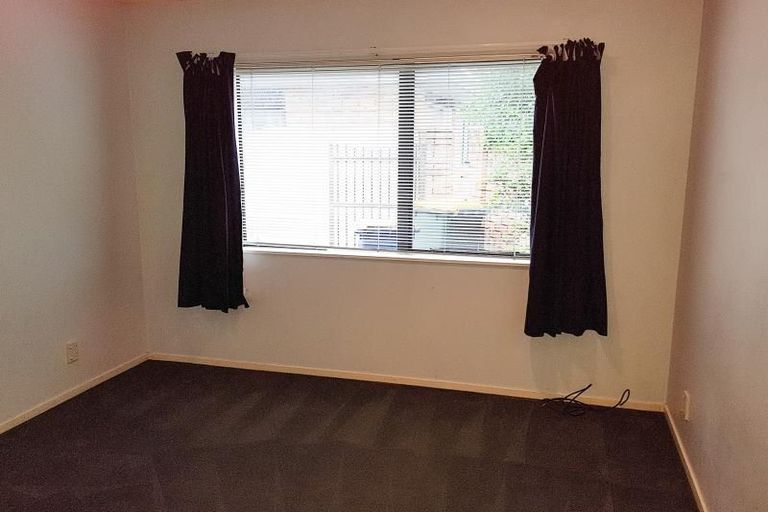 Photo of property in 15c Roberts Road, Te Atatu South, Auckland, 0610