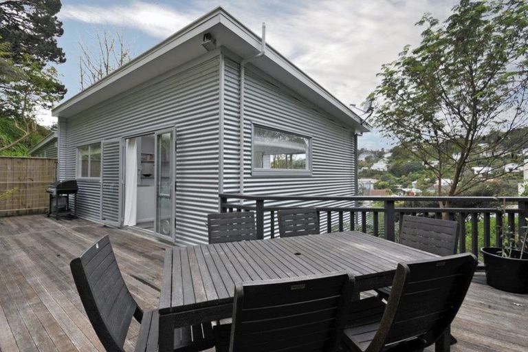 Photo of property in 21 Kopiko Way, Brooklyn, Wellington, 6021