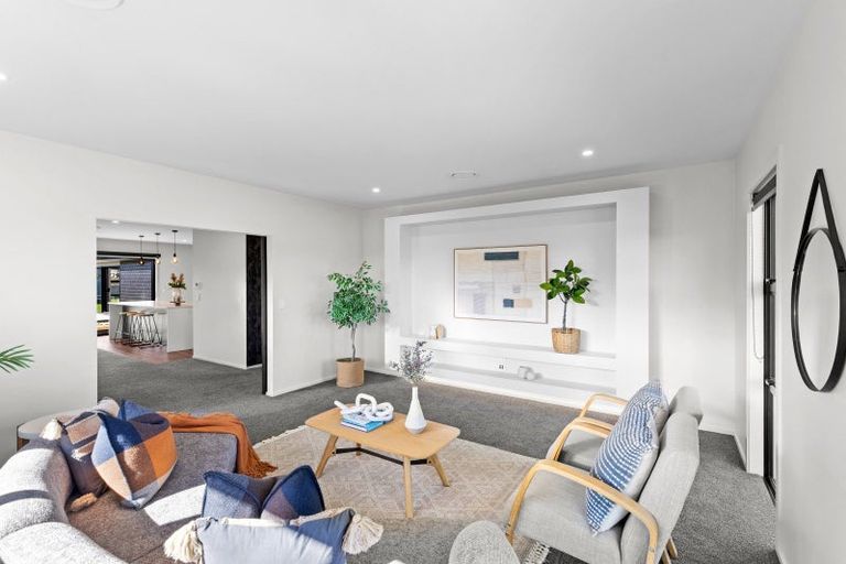 Photo of property in 42 Sardinia Grove, Fitzherbert, Palmerston North, 4410