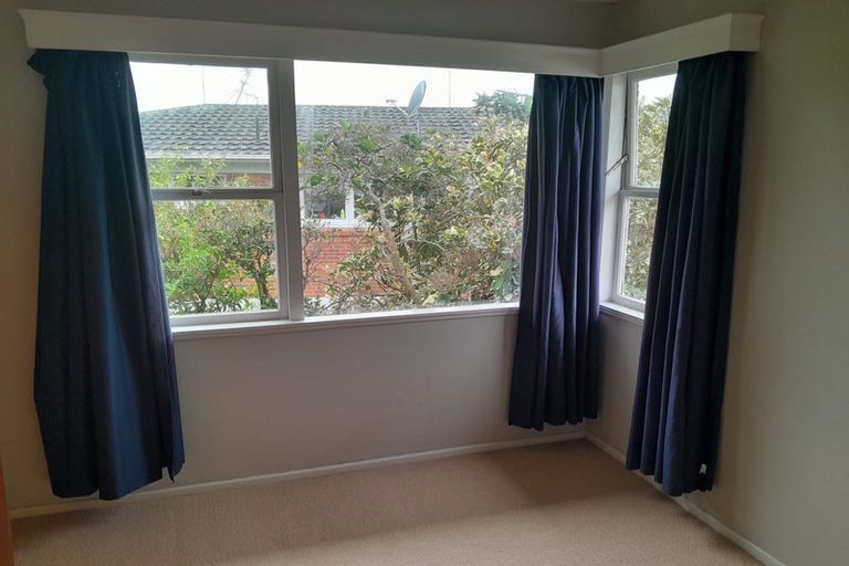 Photo of property in 35 Holland Road, Hillcrest, Auckland, 0627