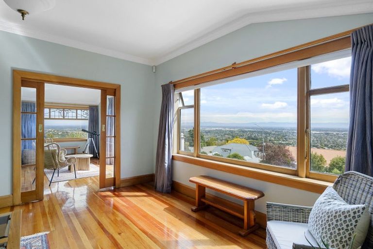 Photo of property in 126 Hackthorne Road, Cashmere, Christchurch, 8022