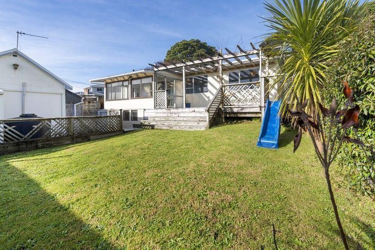 Photo of property in 14 Rainsford Street, Moturoa, New Plymouth, 4310
