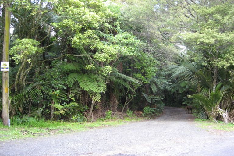 Photo of property in 46 Bush Road, Waiatarua, Auckland, 0604
