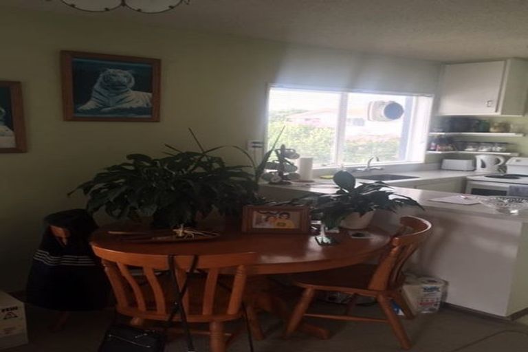 Photo of property in 218u8 Onepu Road, Lyall Bay, Wellington, 6022