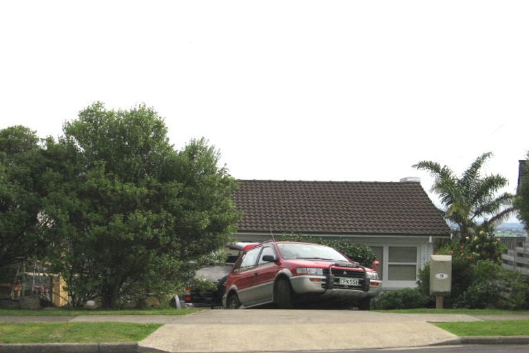 Photo of property in 2/70 Bleakhouse Road, Howick, Auckland, 2014
