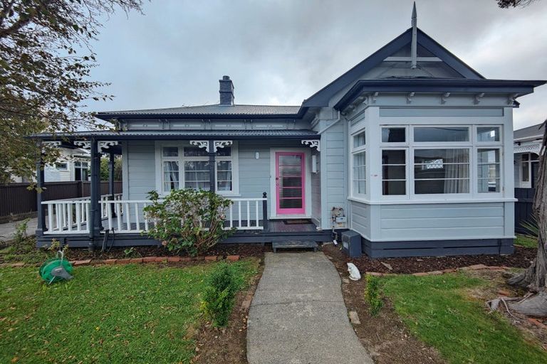 Photo of property in 28 Whites Line West, Woburn, Lower Hutt, 5010