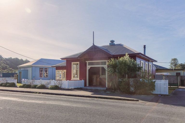 Photo of property in 1 Torquay Street, Kaikoura, 7300