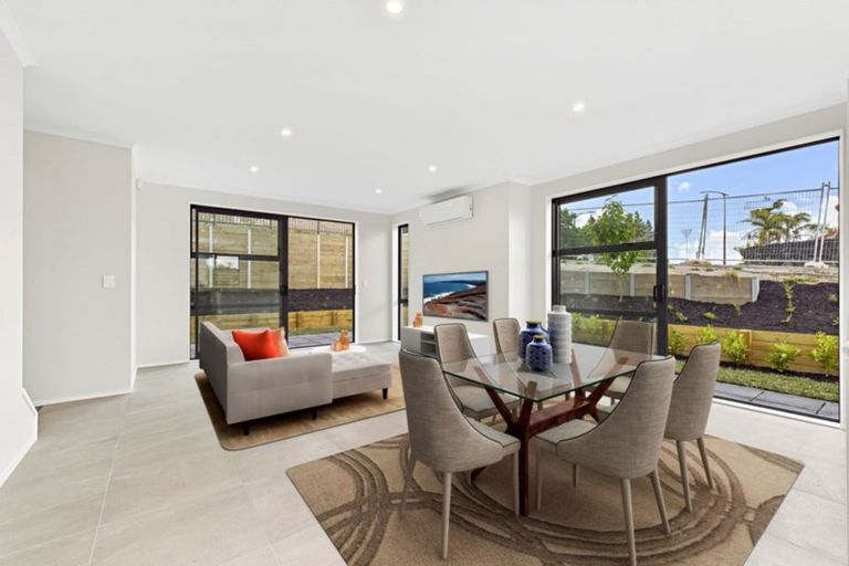 Photo of property in 8 Dragonfly Way, Massey, Auckland, 0614