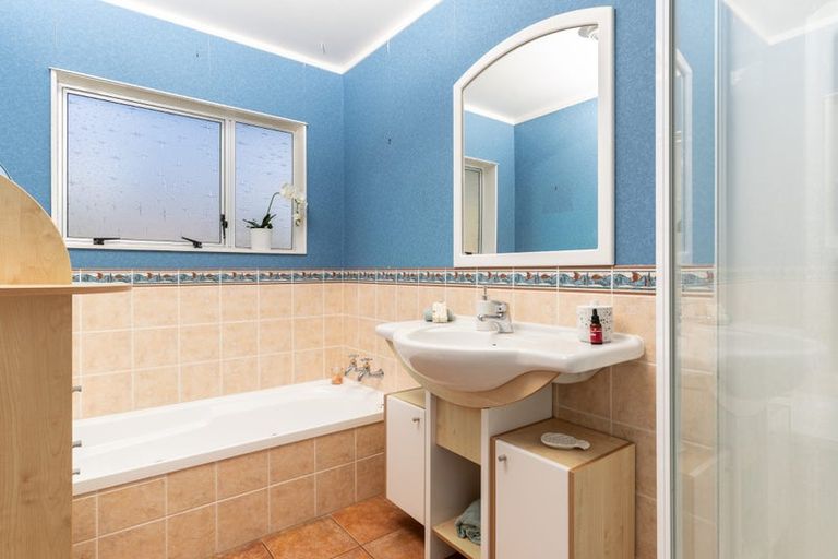 Photo of property in 42 Clifford Road, Johnsonville, Wellington, 6037