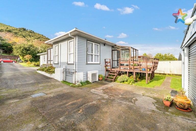 Photo of property in 42 Coast Road, Wainuiomata, Lower Hutt, 5014