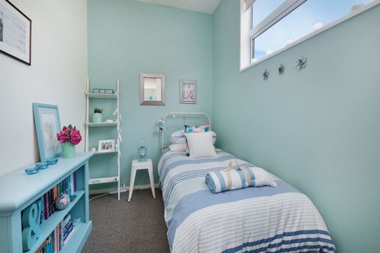 Photo of property in 33 Stoke Street, Sumner, Christchurch, 8081