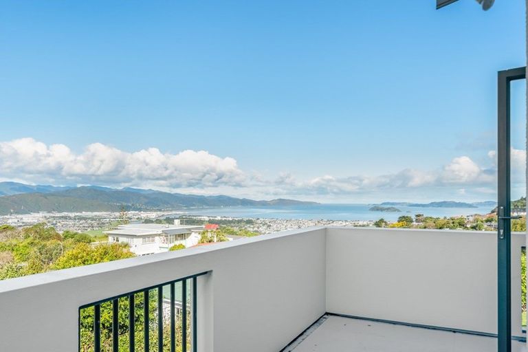 Photo of property in 117 Normandale Road, Normandale, Lower Hutt, 5010