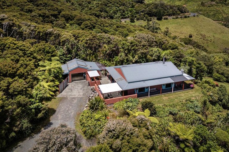Photo of property in 206 Colville Road, Coromandel, 3584