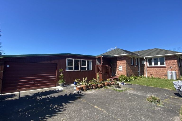 Photo of property in 80 Lynwood Road, New Lynn, Auckland, 0600