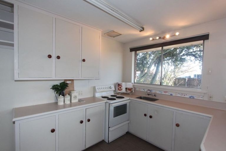 Photo of property in 21 Inwoods Road, Parklands, Christchurch, 8083